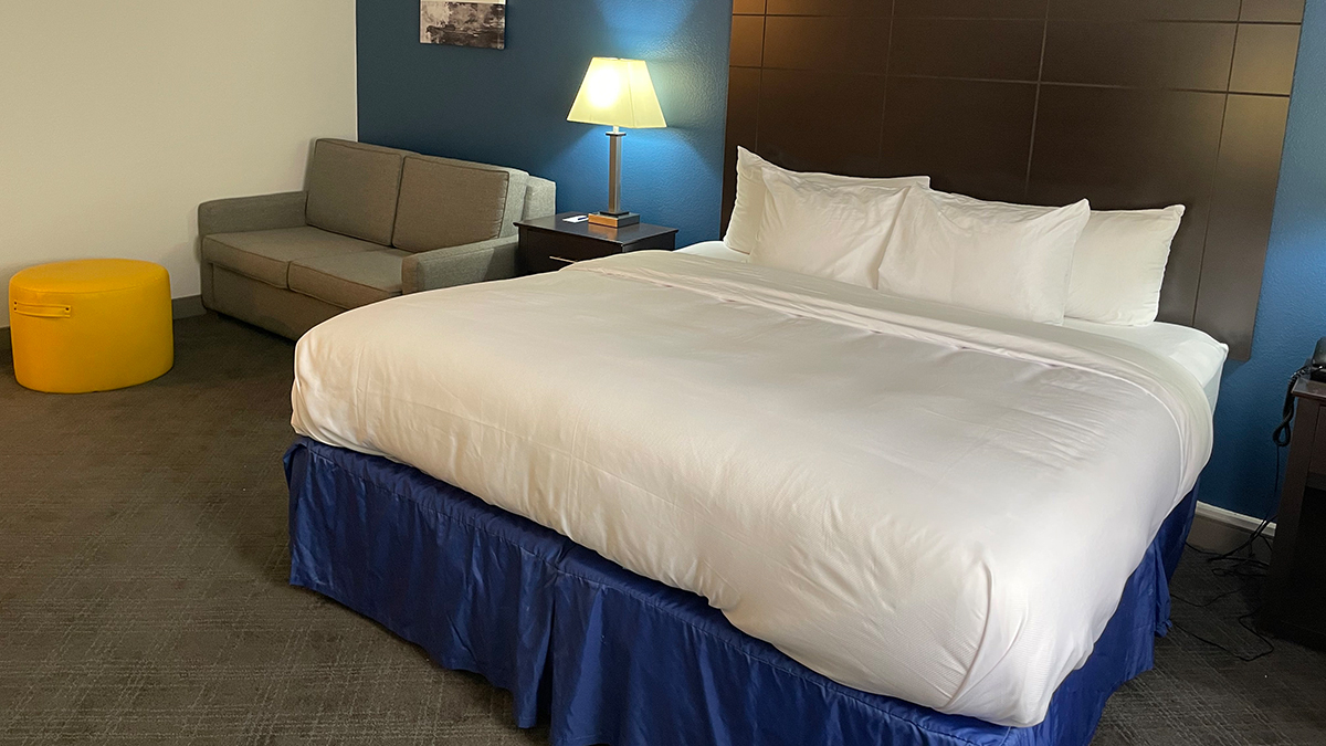 Comfort Inn and Suites Mundelein King Bed Suite
